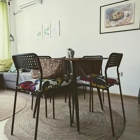Apartment Chill Breeze